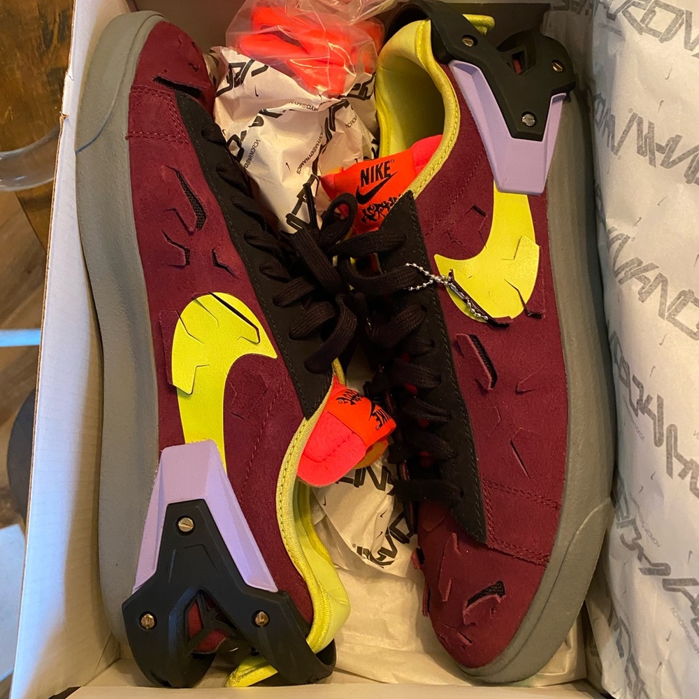 Nike Men’s Burgundy & Yellow Low-Top Sneakers